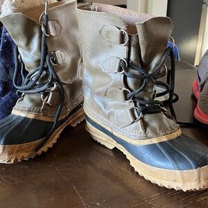 Sorel Women's Lace Up Boots - Brown and Black